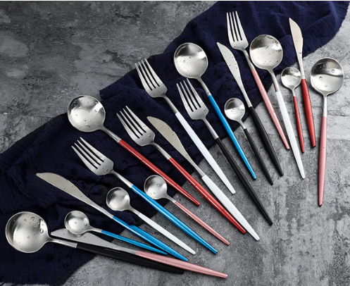 24-teiliges Besteckset für Elegante Anlässe mit Gold-Akzenten 7