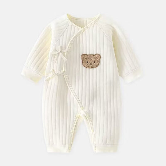 Babystrampler mit Bärchen für den Frühling und Herbst 4