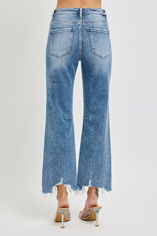 Damen Hoch geschnittene Crop Jeans mit geradem Schnitt und ausgefranstem Saum 4