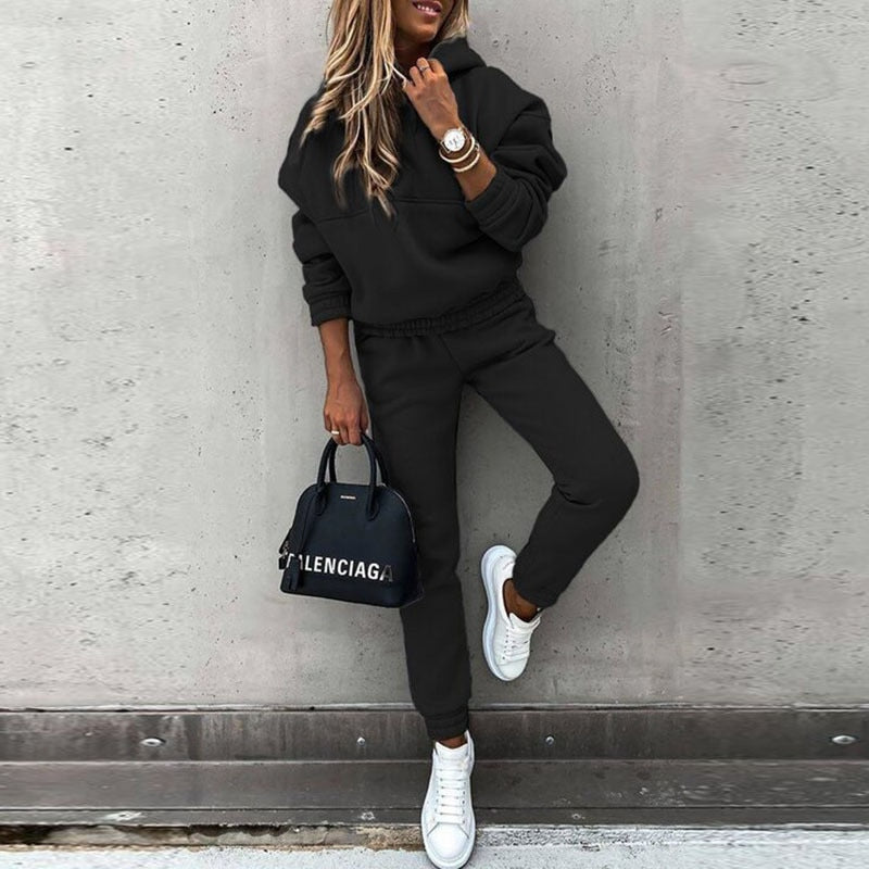 Damen Jogginganzug Oversized Hoodie und Tapered Pants aus Weichem Mischgewebe 3