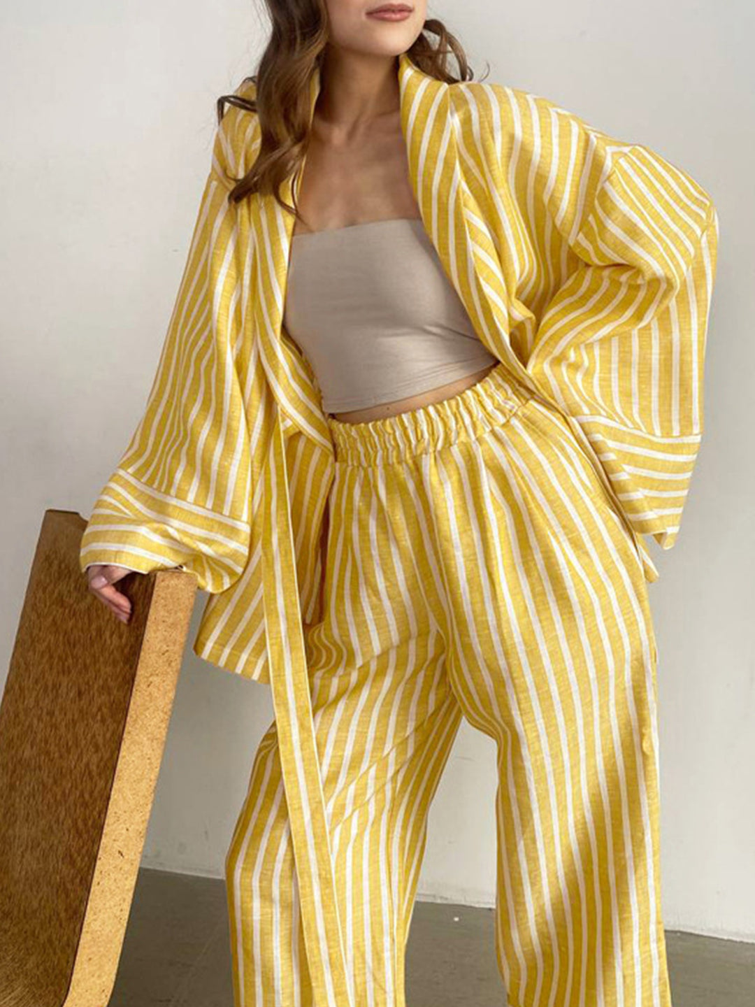 Damen Pyjama Set Lässiger Zweiteiliger Schlafanzug mit Wickelbluse und Weiten Hose aus leichtem Material 7