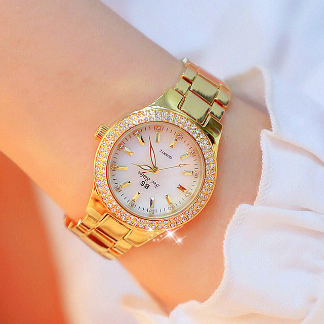 Damen Uhr mit Glänzender Oberfläche und Edelstahlarmband 2