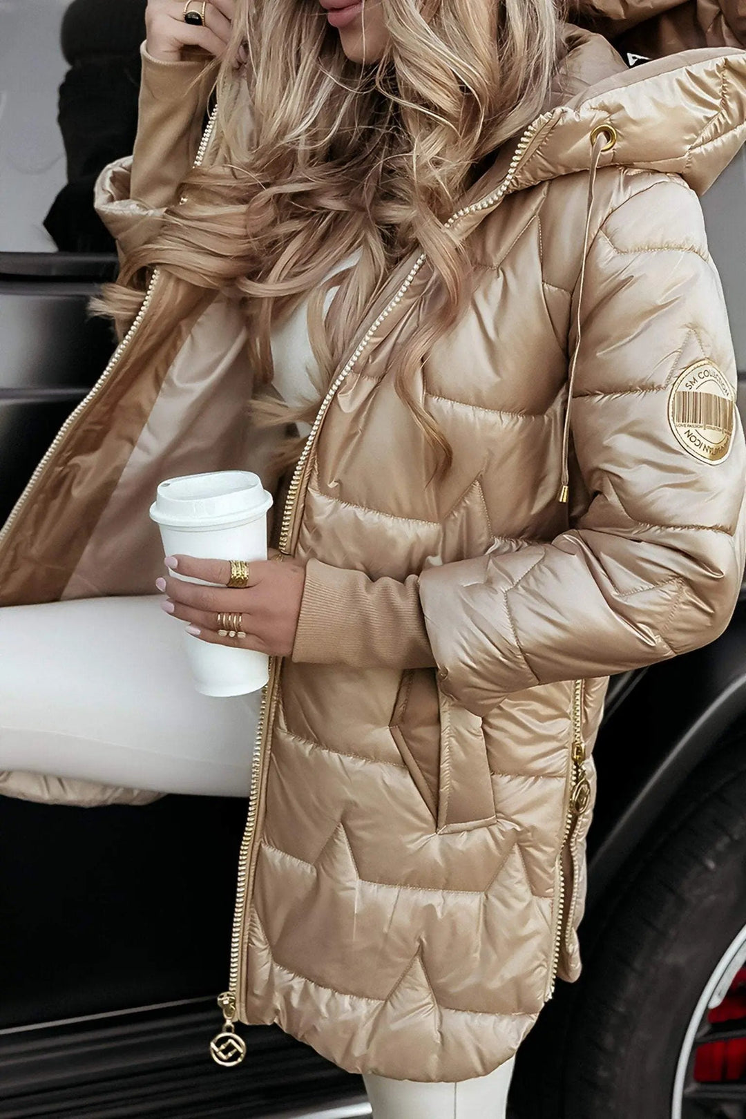 Damenjacke Lange Daunenjacke Mit Kapuze im Trendigen Metallic-Look 8