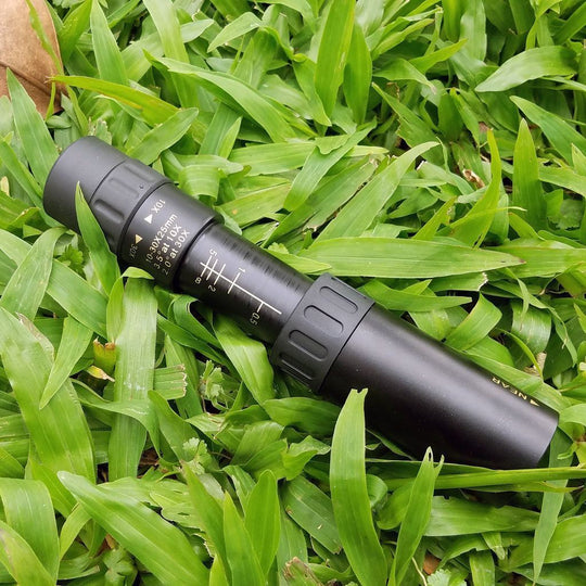 Fernglas mit Zoomfunktion 10-30x für Outdoor-Aktivitäten 2