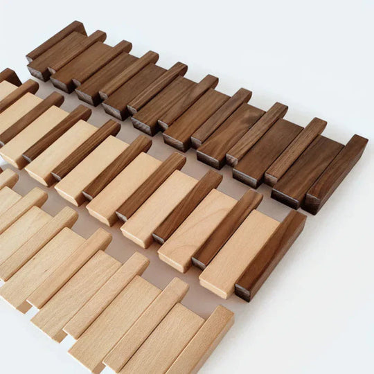 Garderobe aus Holz, Klavierinspiration 4