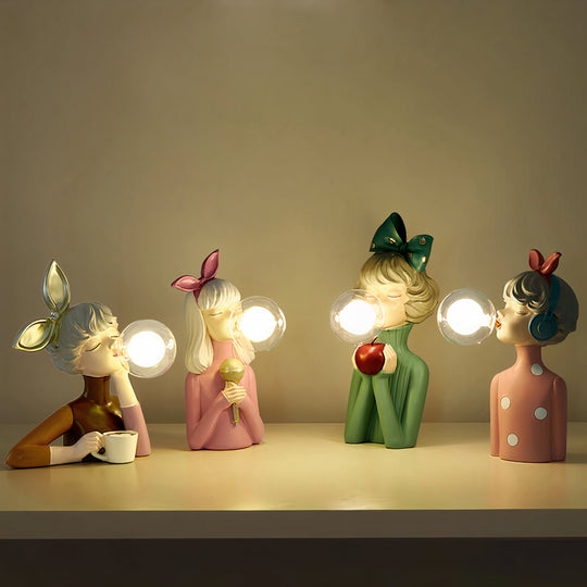Handgefertigte Tischlampe Mit Kunstvollem Design Für Gemütliche Atmosphären 1