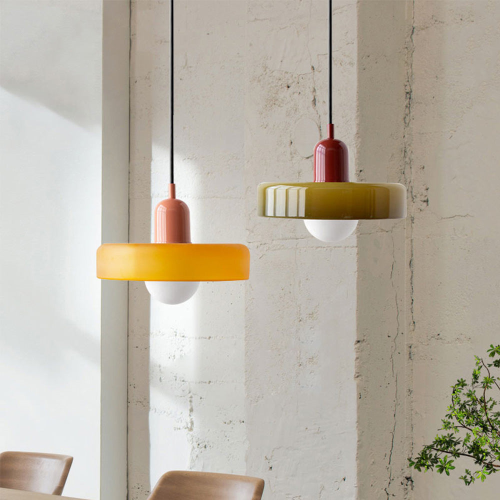Hängelampe aus buntem Glas im modernen Design 1