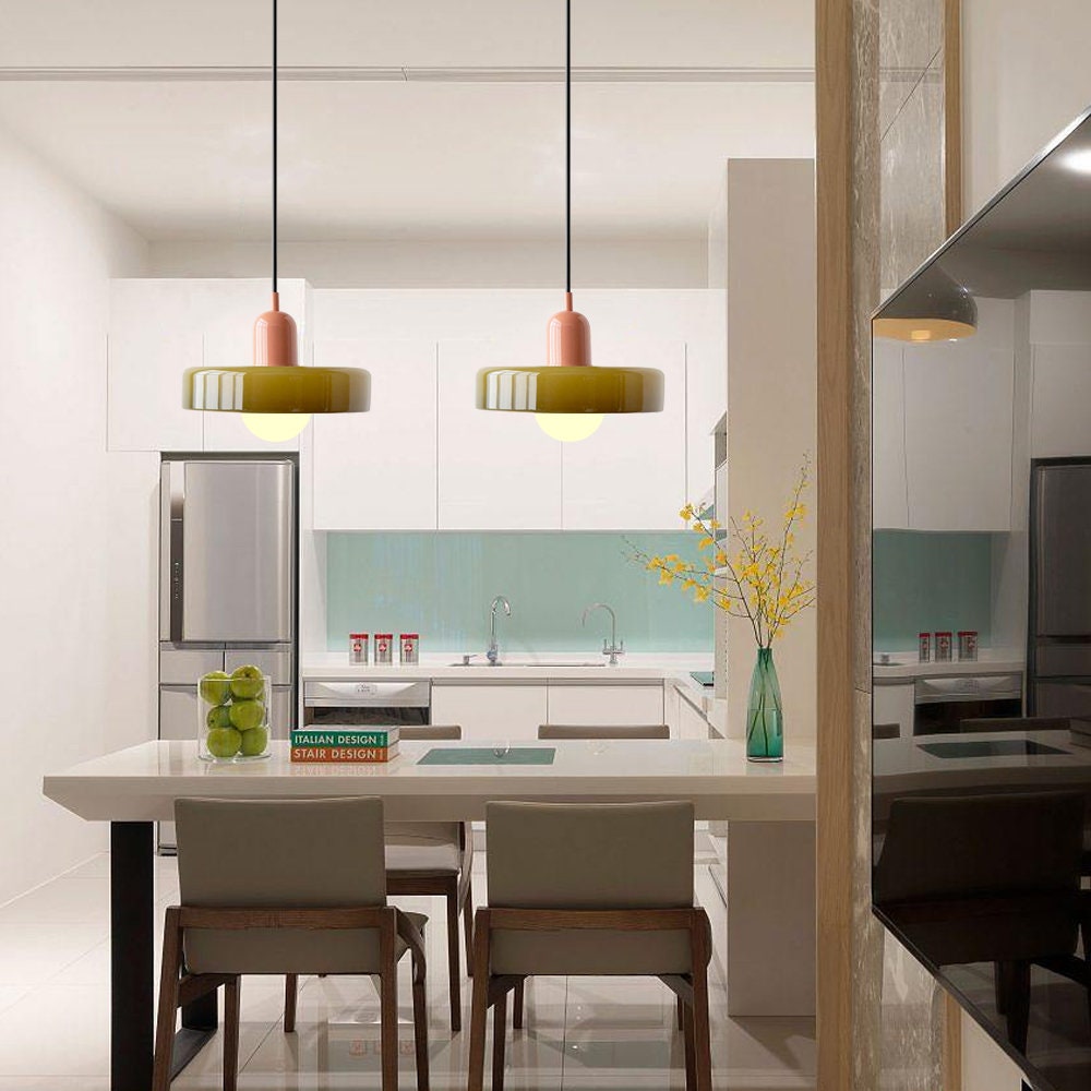 Hängelampe aus buntem Glas im modernen Design 4