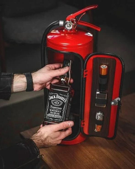 Mini Bar im Feuerlöscher-Design für kreative Getränkeaufbewahrung 1