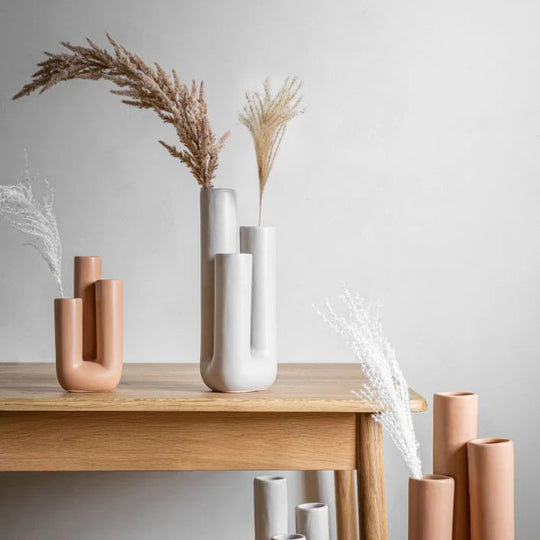 Moderne Bodenvase Dreirohr-Design für Stilvolle Akzente in Wohnräumen 0