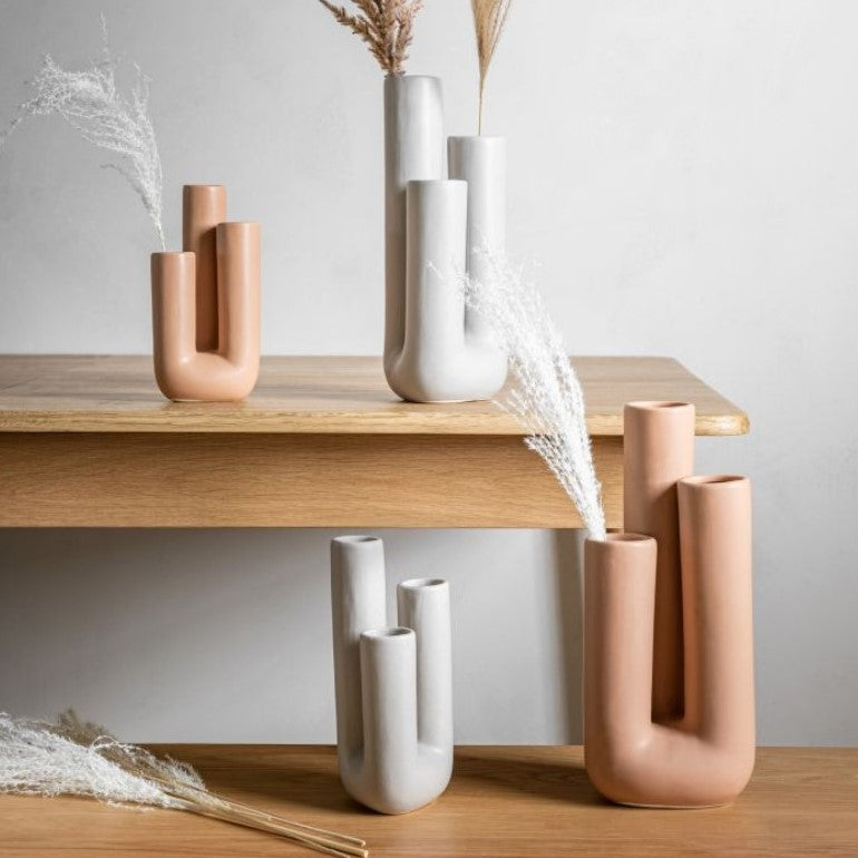 Moderne Bodenvase Dreirohr-Design für Stilvolle Akzente in Wohnräumen 2