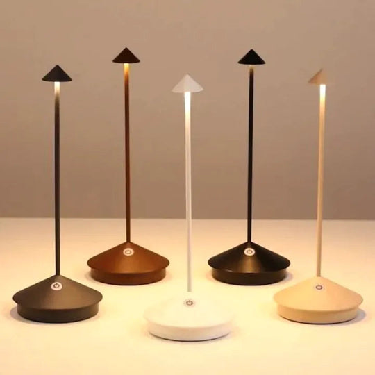 Moderne LED-Tischlampe Dimmbar 0