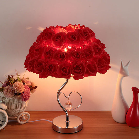Moderne Tischlampe mit Rosen-Design für Nachttisch oder Esstisch 1
