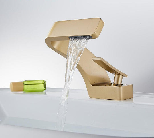 Moderner Wasserhahn Küche Bad Mit Geschwungenem Design Küchenarmatur 9