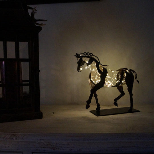 Pferdestatue aus Metall – Handgefertigtes Dekorationselement 3
