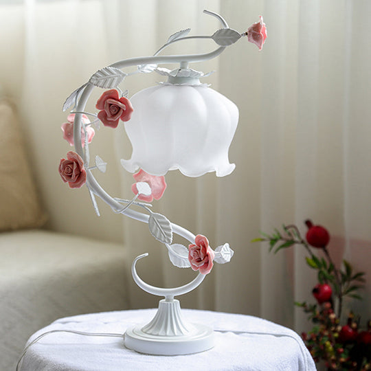Tischlampe Rose Design für Schlafzimmer im Shabby Chic Stil 1