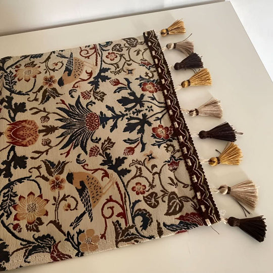 Tischläufer mit Blumen- und Vogelmotiv für rustikale Eleganz 7
