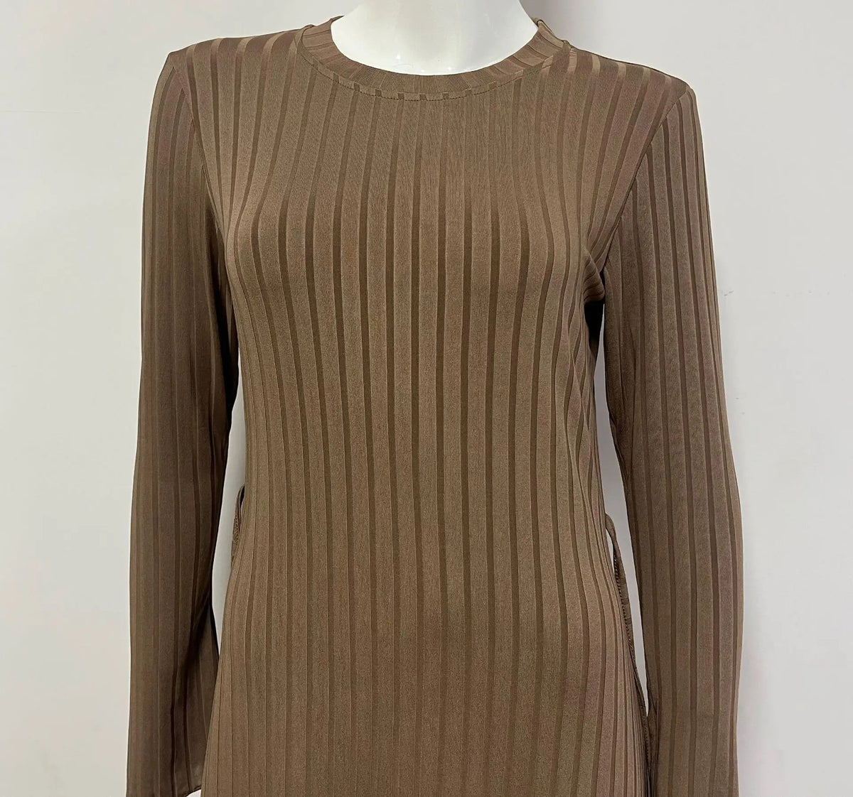 Klassisches lockeres Strickkleid für Damen