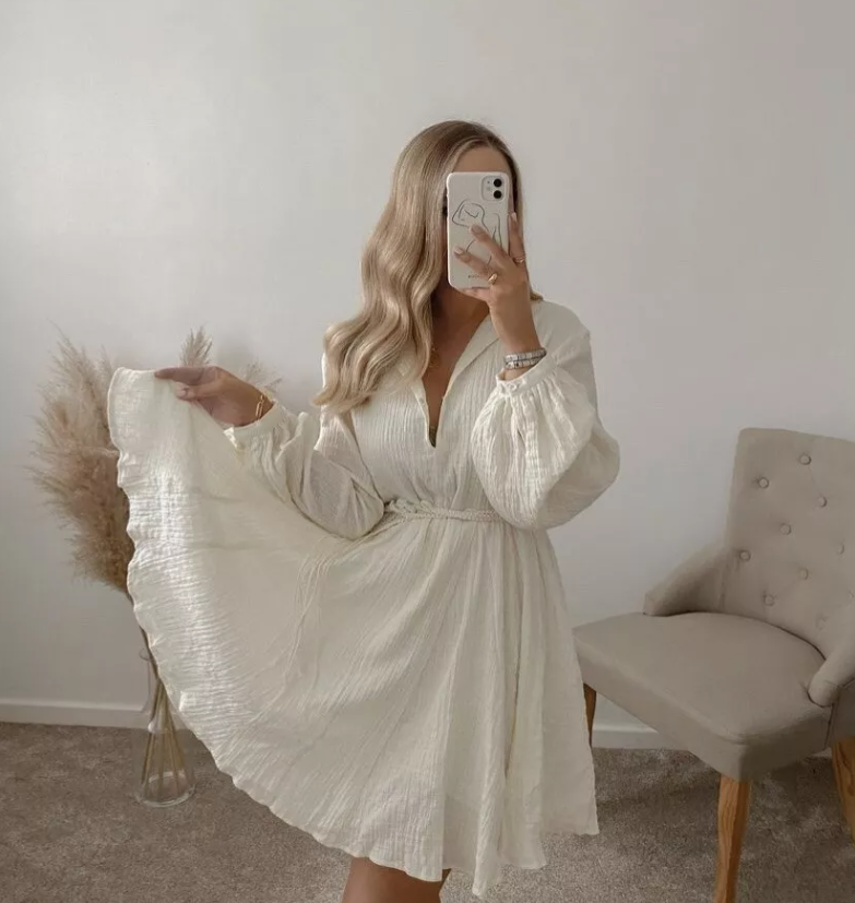 Damenkleid mit Schleifengürtel und kurzen Ballonärmeln