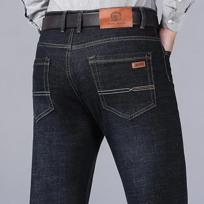Klassische Herrenjeans aus Denim
