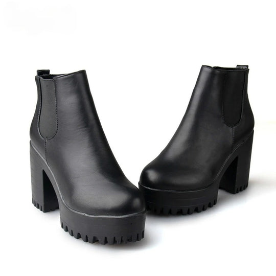Hochhackige Damenstiefel