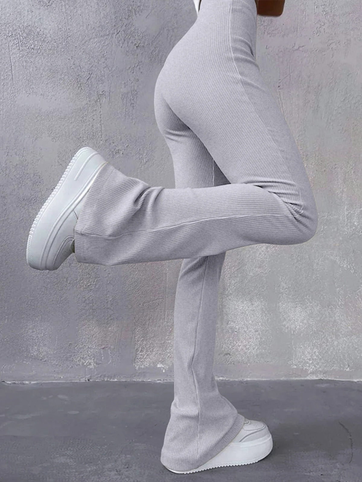 Damenhose mit hoher Taille und Rippbündchen